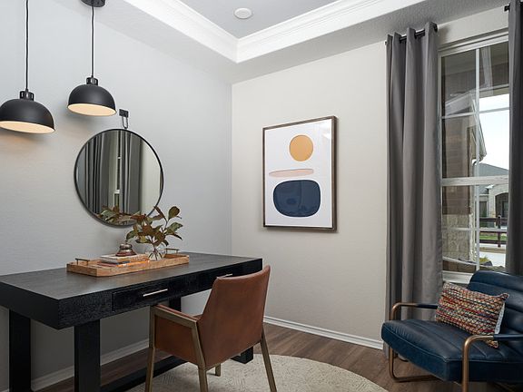 Flex room, perfect space for home office