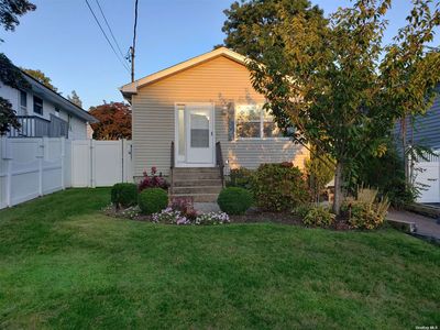 11 Bayard St, Lake Grove, NY, 11755