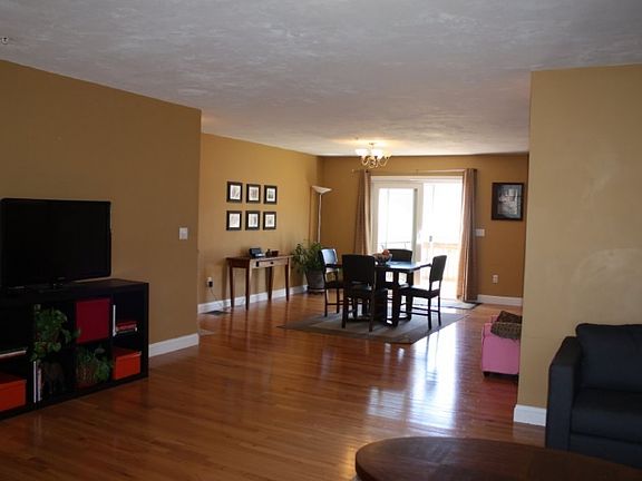 4th image of 46 Terry Ln