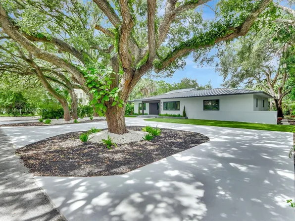 835 NE 120th St, Biscayne Park, FL 33161