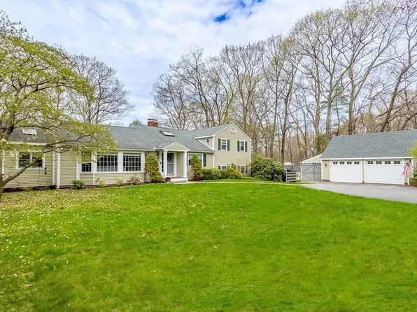 106 Robbins Dr, Carlisle, MA 01741