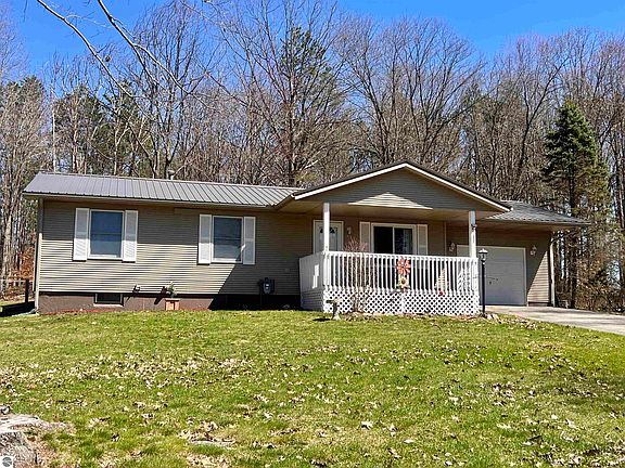 4th image of 4795 John R Rd