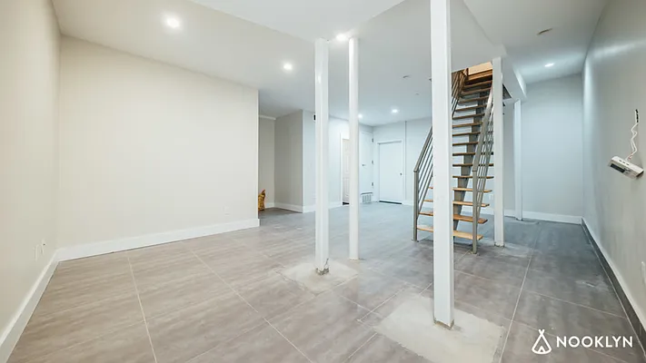 Rented by Nooklyn NYC LLC | media 21