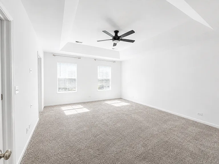 95 Valencia Pkwy — Photo 25