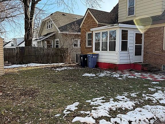 3rd image of 863 Arlington St NE
