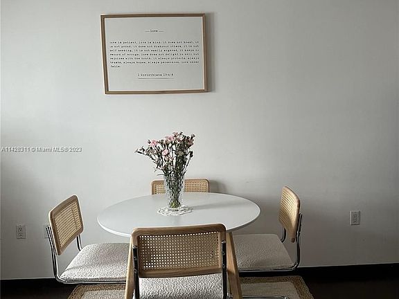 4th image of 435 21st St #303