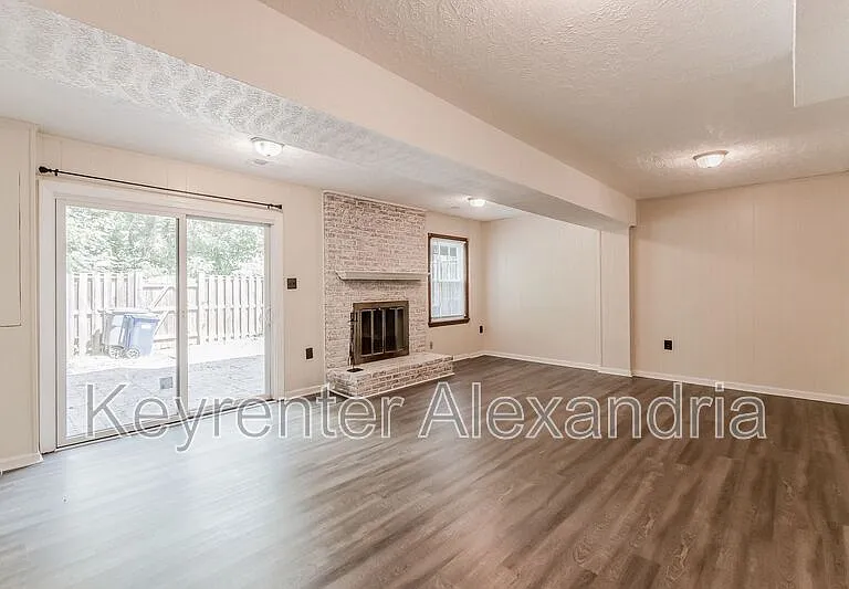 8239 Doctor Craik Ct — Photo 5