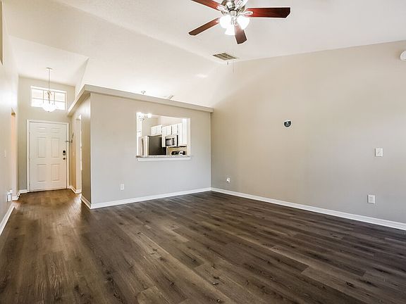 5th image of 2299 Pebblewood Dr