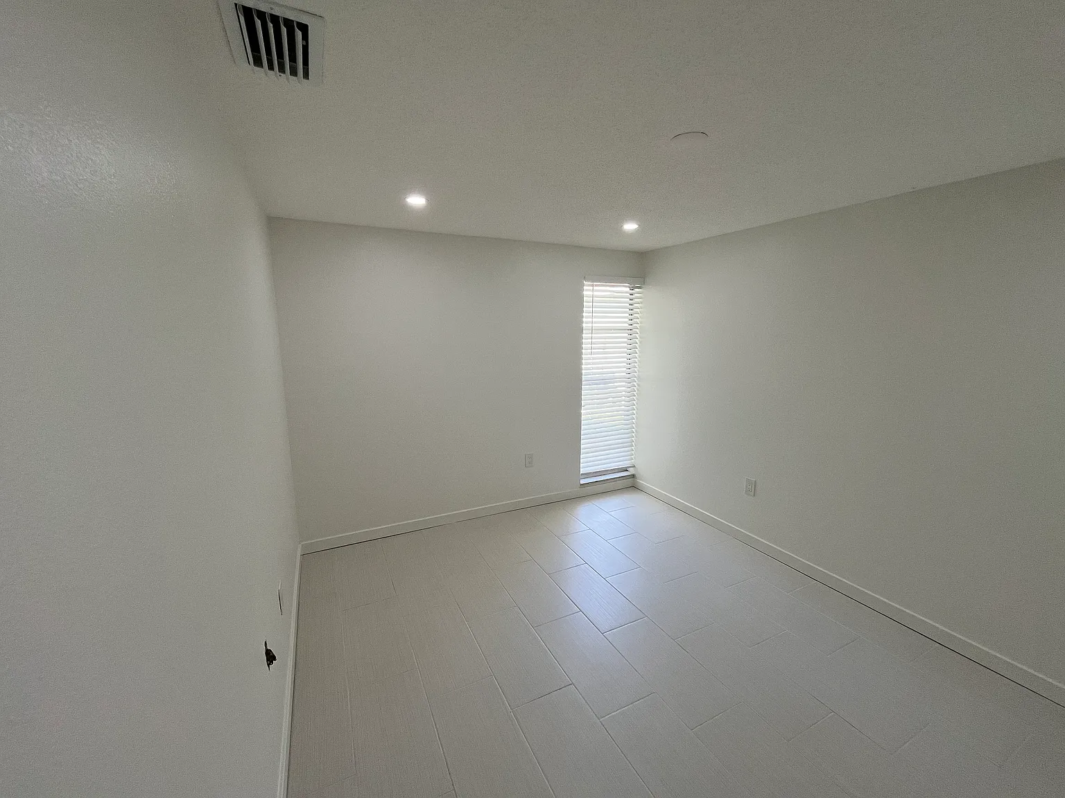 2 bed, 700 sqft, $1,650 — Photo 4