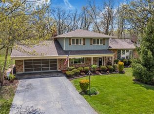 18 Berk Ln, Crete, IL 60417