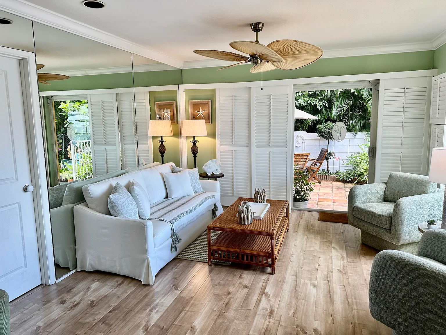 2 bed, 2.0 bath, 903 sqft, $3,300 — Photo 4