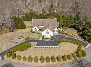 2 Apple Orchard Ln, Bedford, NY 10506