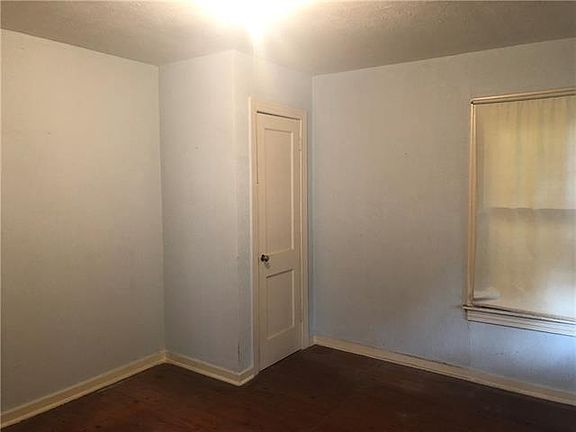 3rd image of 1001 Calloway St