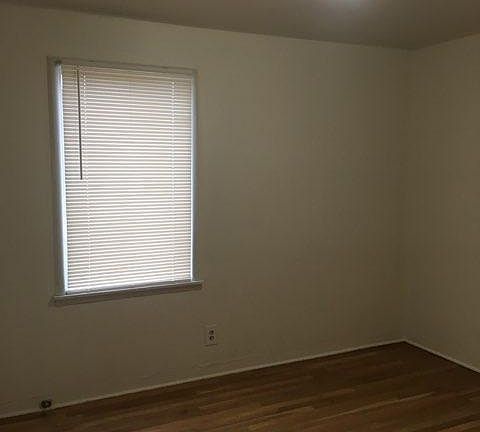 3rd image of 1321 E Glass Ave