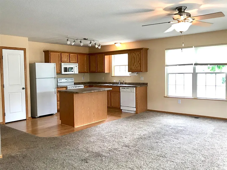 3153 SW Sharmin Ln — Photo 6
