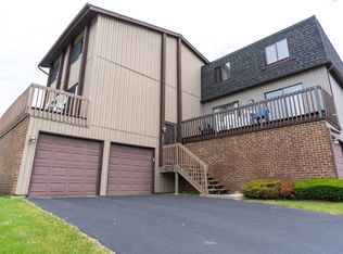 768 Golfview Dr, Roselle, IL 60172