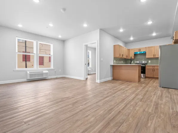 2 bedroom apartments, 414 S Carlisle St #202, Allentown, PA 18109