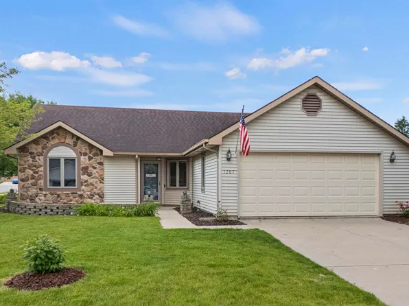 1207 Elm St, Auburn, IN 46706