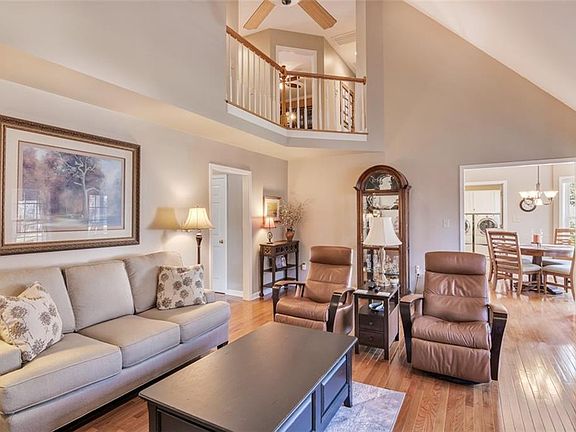 5th image of 253 Breckenridge Dr
