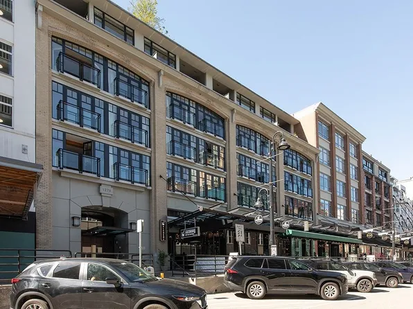 1275 Hamilton St #411, Vancouver, BC V6B 1E2