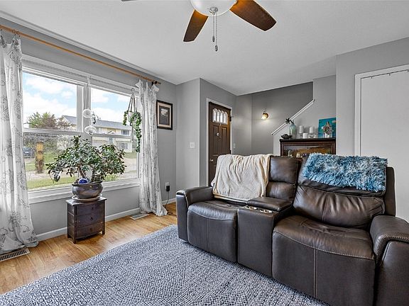 4th image of 30 Hawthorne Pl