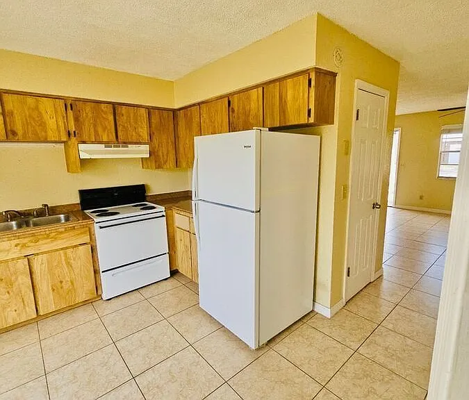 8921 Port Richey Cochise #8921 — Photo 23