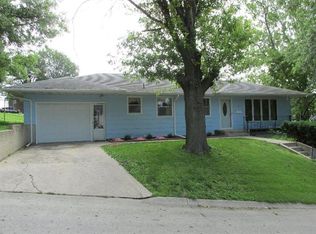 32 S 19th St, Denison, IA 51442