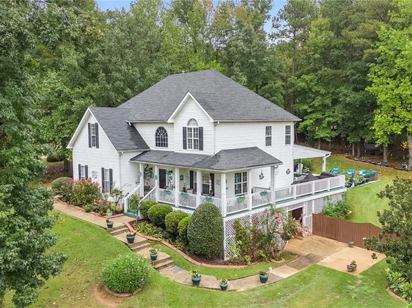 5 Barrington Bluff Ct, Sharpsburg, GA 30277