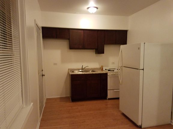 5th image of 7932 S Saint Lawrence Ave APT 2B