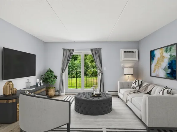 34 Maple Crest Cir APT H, Holyoke, MA 01040