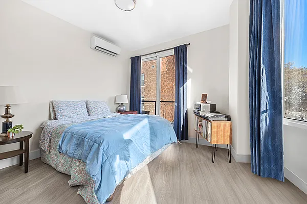 Rented by Compass | media 9