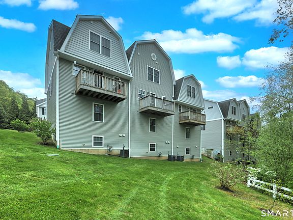 3rd image of 10 Barnum Court #10