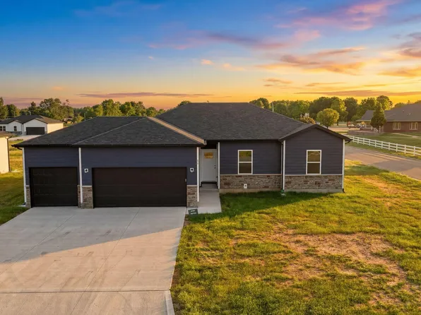 184 Maverick Drive, Mt Vernon, MO 65712