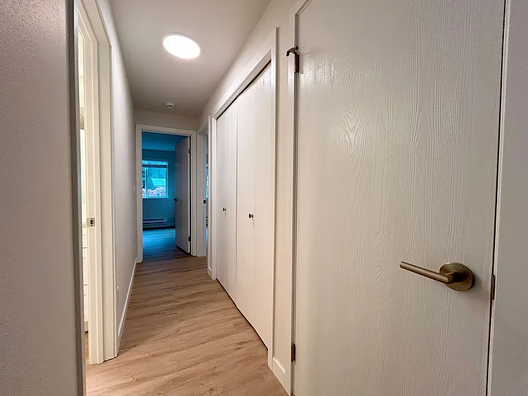 Bellefield Manor — Photo 24