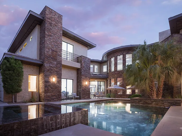 17 Soaring Bird Ct — Photo 32