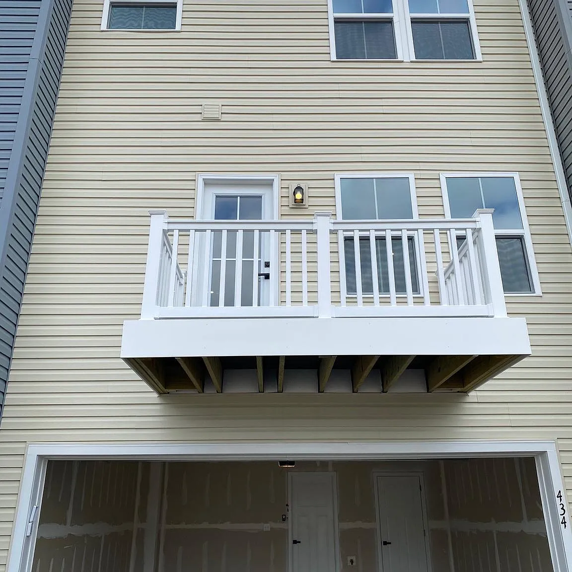 4 bed, 3.5 bath, 2365 sqft, $3,250 — Photo 3