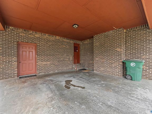 4th image of 282 Stewart Rd