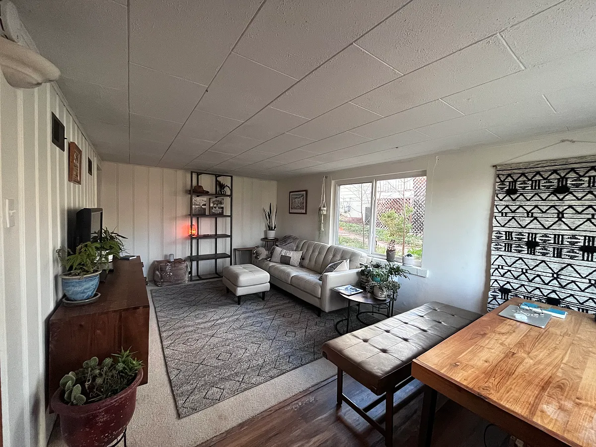 Building Photo - 539 Dewey Ave #1