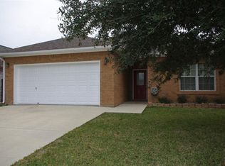 141 Greenway Dr, Seguin, TX 78155