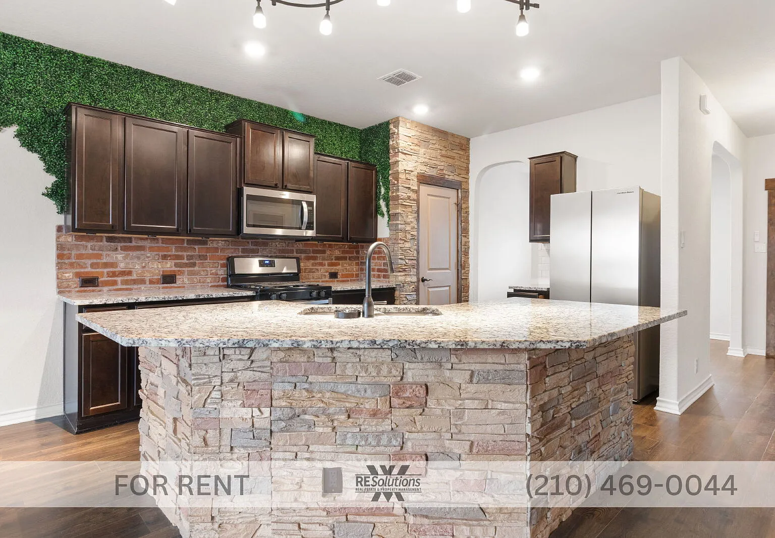5 bed, 3.5 bath, 2680 sqft, $2,400 — Photo 3