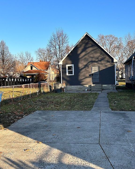 2nd image of 941 Orchard St