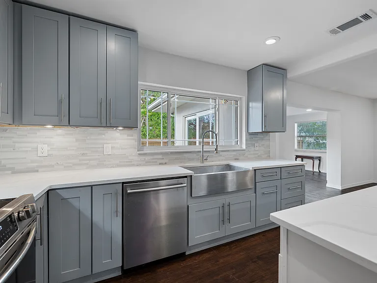 1764 Linwood Cir — Photo 17