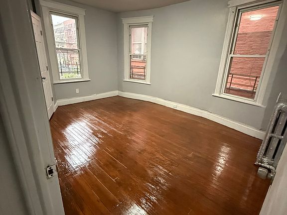 5th image of 715 E 237th St #2