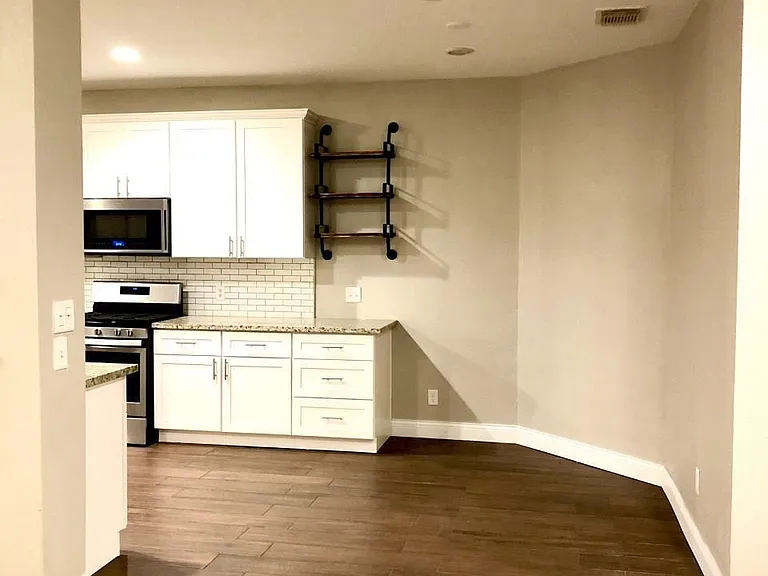 6315 Canyon Rock Way — Photo 18