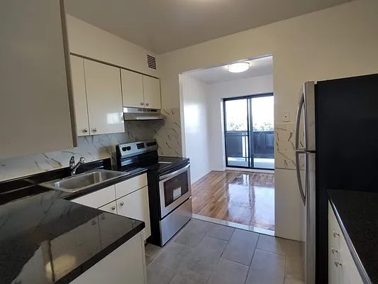 Rented by Compass | media 19