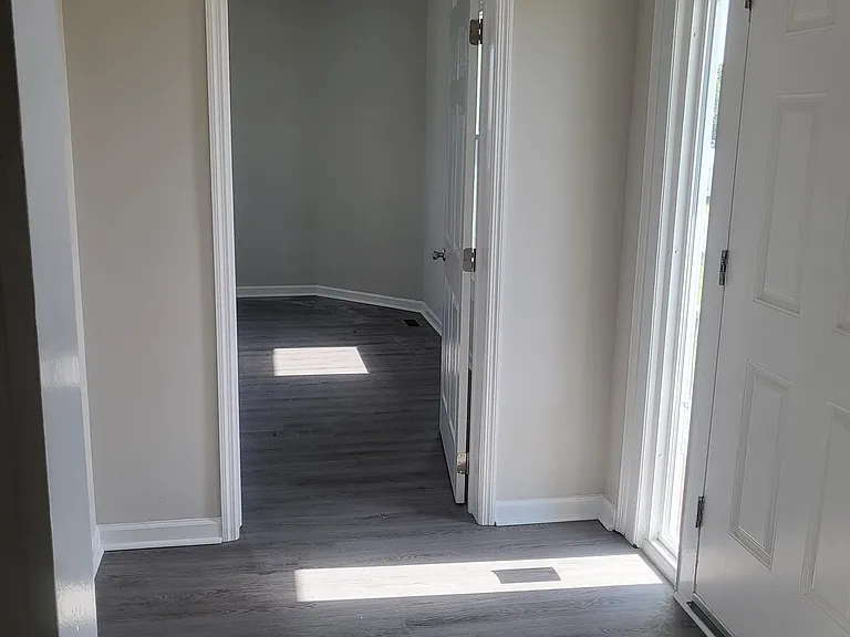 255 N Ida St — Photo 8