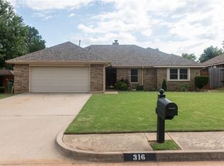 316 E Parkland Dr, Yukon, OK 73099