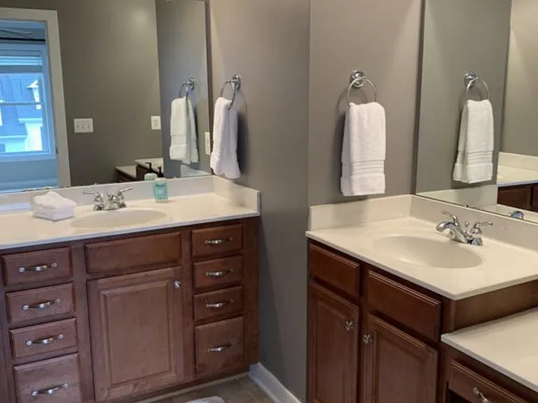2132 Saranac Ct — Photo 12