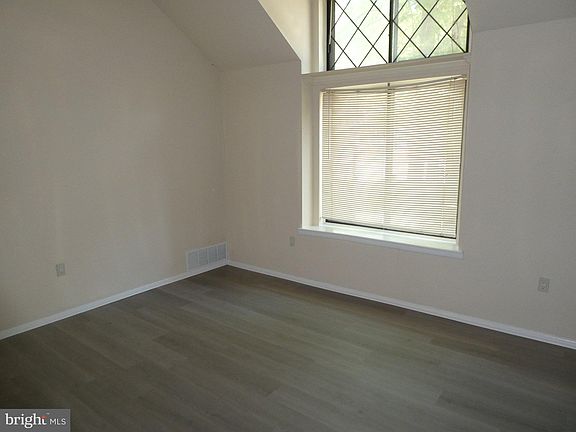 5th image of 83 Chelsea Cir #D151