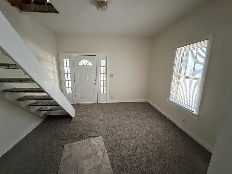 812 Denmark St — Photo 3
